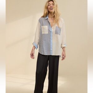 Aerie Off-Duty Seersucker Shirt L (selling bottoms separately)